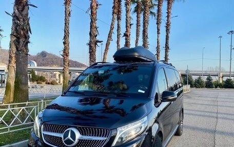 Mercedes-Benz V-Класс, 2019 год, 4 850 000 рублей, 2 фотография