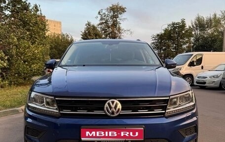 Volkswagen Tiguan II, 2018 год, 2 380 000 рублей, 1 фотография