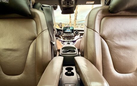 Mercedes-Benz V-Класс, 2019 год, 4 850 000 рублей, 6 фотография