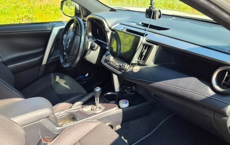 Toyota RAV4, 2018 год, 3 050 000 рублей, 3 фотография