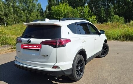 Toyota RAV4, 2018 год, 3 050 000 рублей, 2 фотография