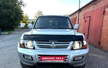 Mitsubishi Pajero III рестайлинг, 2002 год, 690 000 рублей, 3 фотография