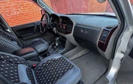 Mitsubishi Pajero III рестайлинг, 2002 год, 690 000 рублей, 21 фотография