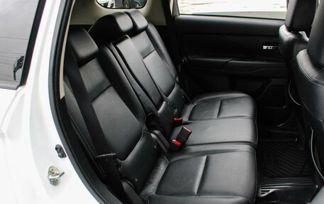 Mitsubishi Outlander III рестайлинг 3, 2017 год, 1 760 000 рублей, 7 фотография