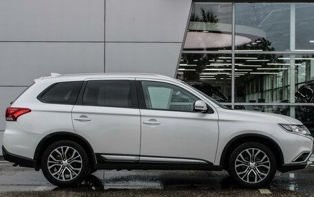 Mitsubishi Outlander III рестайлинг 3, 2017 год, 1 760 000 рублей, 5 фотография