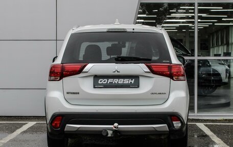Mitsubishi Outlander III рестайлинг 3, 2017 год, 1 760 000 рублей, 4 фотография