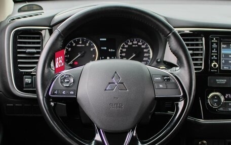 Mitsubishi Outlander III рестайлинг 3, 2017 год, 1 760 000 рублей, 11 фотография