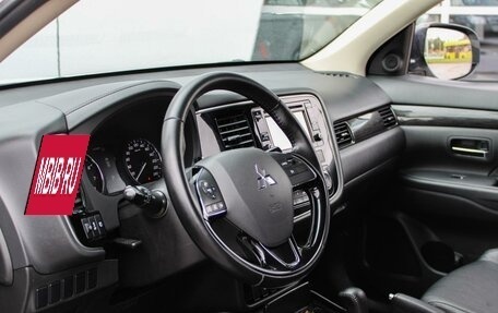 Mitsubishi Outlander III рестайлинг 3, 2017 год, 1 760 000 рублей, 9 фотография