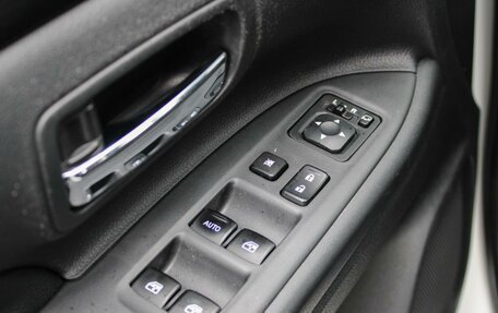 Mitsubishi Outlander III рестайлинг 3, 2017 год, 1 760 000 рублей, 19 фотография