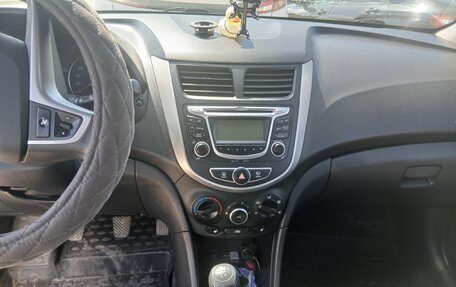 Hyundai Solaris II рестайлинг, 2014 год, 750 000 рублей, 2 фотография