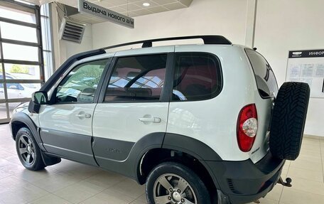 Chevrolet Niva I рестайлинг, 2017 год, 859 900 рублей, 3 фотография