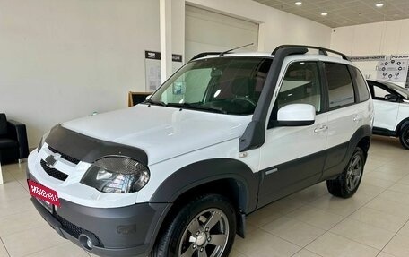 Chevrolet Niva I рестайлинг, 2017 год, 859 900 рублей, 2 фотография
