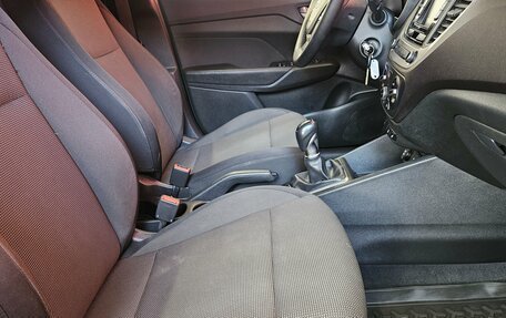 Hyundai Solaris II рестайлинг, 2017 год, 1 199 000 рублей, 13 фотография