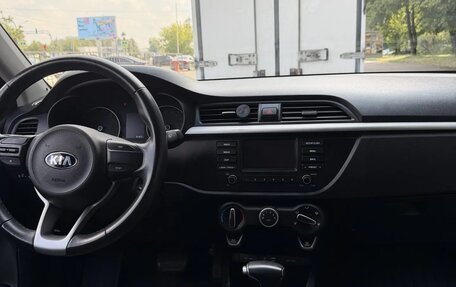 KIA Rio IV, 2018 год, 1 400 000 рублей, 6 фотография