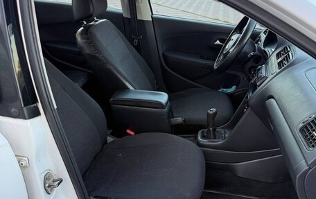 Volkswagen Polo VI (EU Market), 2011 год, 670 000 рублей, 5 фотография