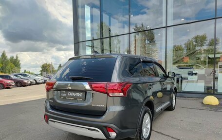 Mitsubishi Outlander III рестайлинг 3, 2019 год, 2 195 000 рублей, 6 фотография