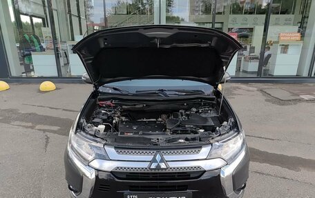 Mitsubishi Outlander III рестайлинг 3, 2019 год, 2 195 000 рублей, 11 фотография