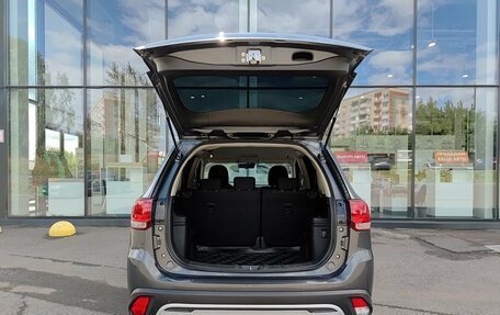 Mitsubishi Outlander III рестайлинг 3, 2019 год, 2 195 000 рублей, 12 фотография