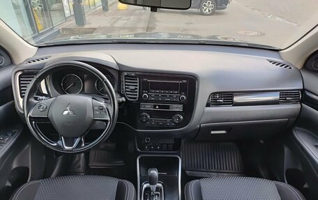 Mitsubishi Outlander III рестайлинг 3, 2019 год, 2 195 000 рублей, 17 фотография