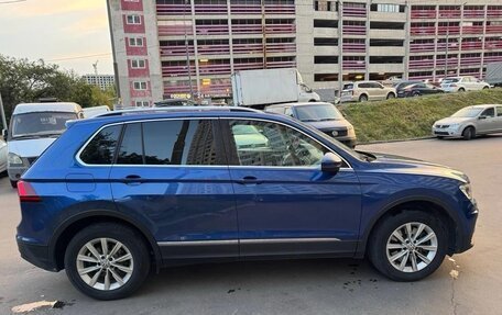 Volkswagen Tiguan II, 2018 год, 2 380 000 рублей, 4 фотография