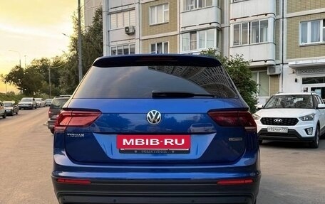 Volkswagen Tiguan II, 2018 год, 2 380 000 рублей, 5 фотография