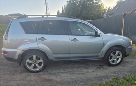 Mitsubishi Outlander III рестайлинг 3, 2011 год, 900 000 рублей, 5 фотография