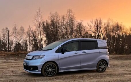 Honda Freed I, 2012 год, 1 230 000 рублей, 4 фотография