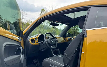 Volkswagen Beetle, 2016 год, 990 000 рублей, 4 фотография