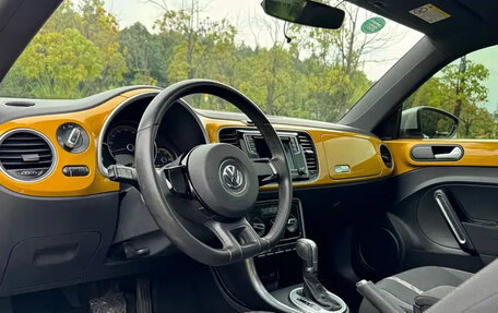 Volkswagen Beetle, 2016 год, 990 000 рублей, 5 фотография