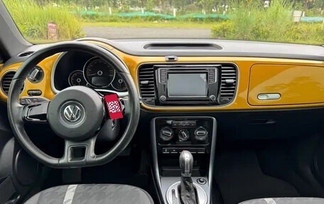 Volkswagen Beetle, 2016 год, 990 000 рублей, 6 фотография