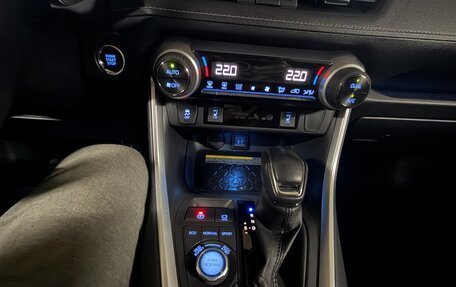 Toyota RAV4, 2019 год, 3 500 000 рублей, 13 фотография