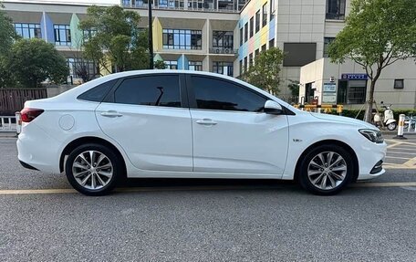 Chevrolet Monza, 2022 год, 1 067 000 рублей, 3 фотография