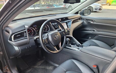 Toyota Camry, 2018 год, 2 250 000 рублей, 16 фотография