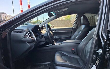 Toyota Camry, 2018 год, 2 250 000 рублей, 17 фотография