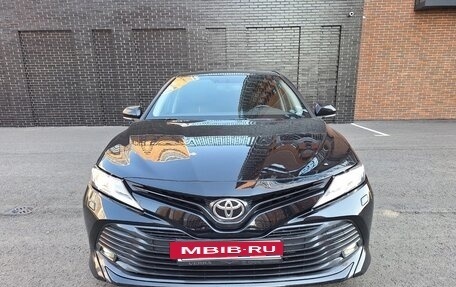 Toyota Camry, 2018 год, 2 250 000 рублей, 4 фотография