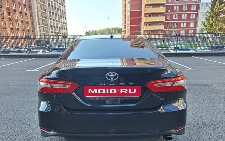 Toyota Camry, 2018 год, 2 250 000 рублей, 8 фотография