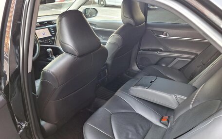 Toyota Camry, 2018 год, 2 250 000 рублей, 21 фотография