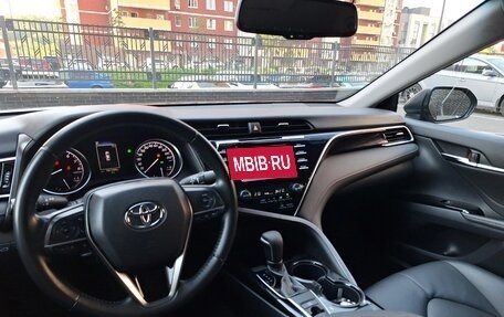 Toyota Camry, 2018 год, 2 250 000 рублей, 18 фотография