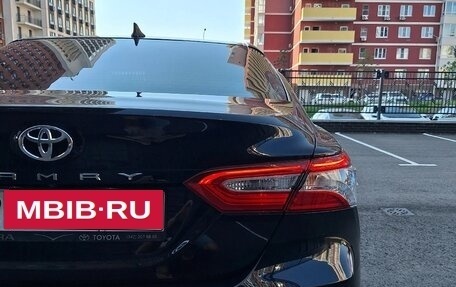 Toyota Camry, 2018 год, 2 250 000 рублей, 13 фотография