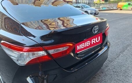 Toyota Camry, 2018 год, 2 250 000 рублей, 11 фотография