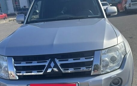 Mitsubishi Pajero IV, 2011 год, 1 950 000 рублей, 2 фотография