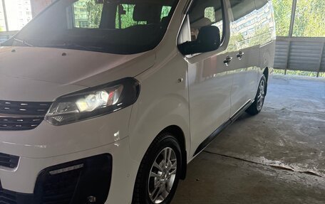 Opel Zafira Life I, 2021 год, 3 300 000 рублей, 2 фотография