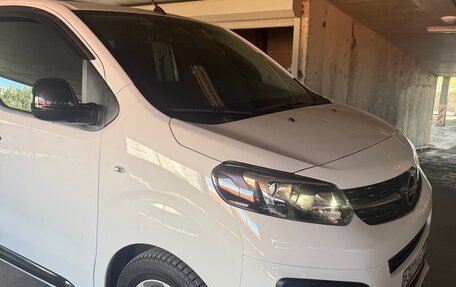Opel Zafira Life I, 2021 год, 3 300 000 рублей, 9 фотография