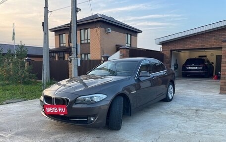 BMW 5 серия, 2011 год, 1 600 000 рублей, 2 фотография