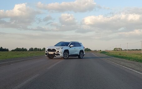 Toyota RAV4, 2021 год, 3 950 000 рублей, 2 фотография