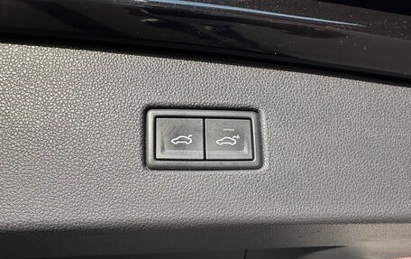 Volkswagen Tiguan II, 2018 год, 2 200 000 рублей, 10 фотография