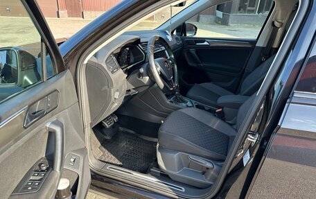 Volkswagen Tiguan II, 2018 год, 2 200 000 рублей, 9 фотография