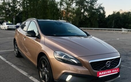 Volvo V40 Cross Country I, 2013 год, 1 080 000 рублей, 2 фотография