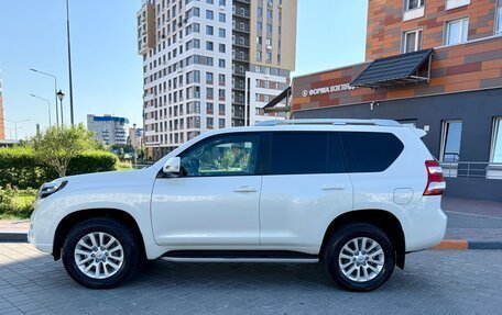 Toyota Land Cruiser Prado 150 рестайлинг 2, 2015 год, 3 530 000 рублей, 10 фотография