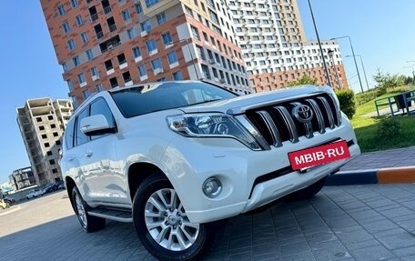 Toyota Land Cruiser Prado 150 рестайлинг 2, 2015 год, 3 530 000 рублей, 3 фотография